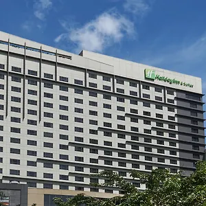 holiday-inn-suites-makati.angeleshotels.net/